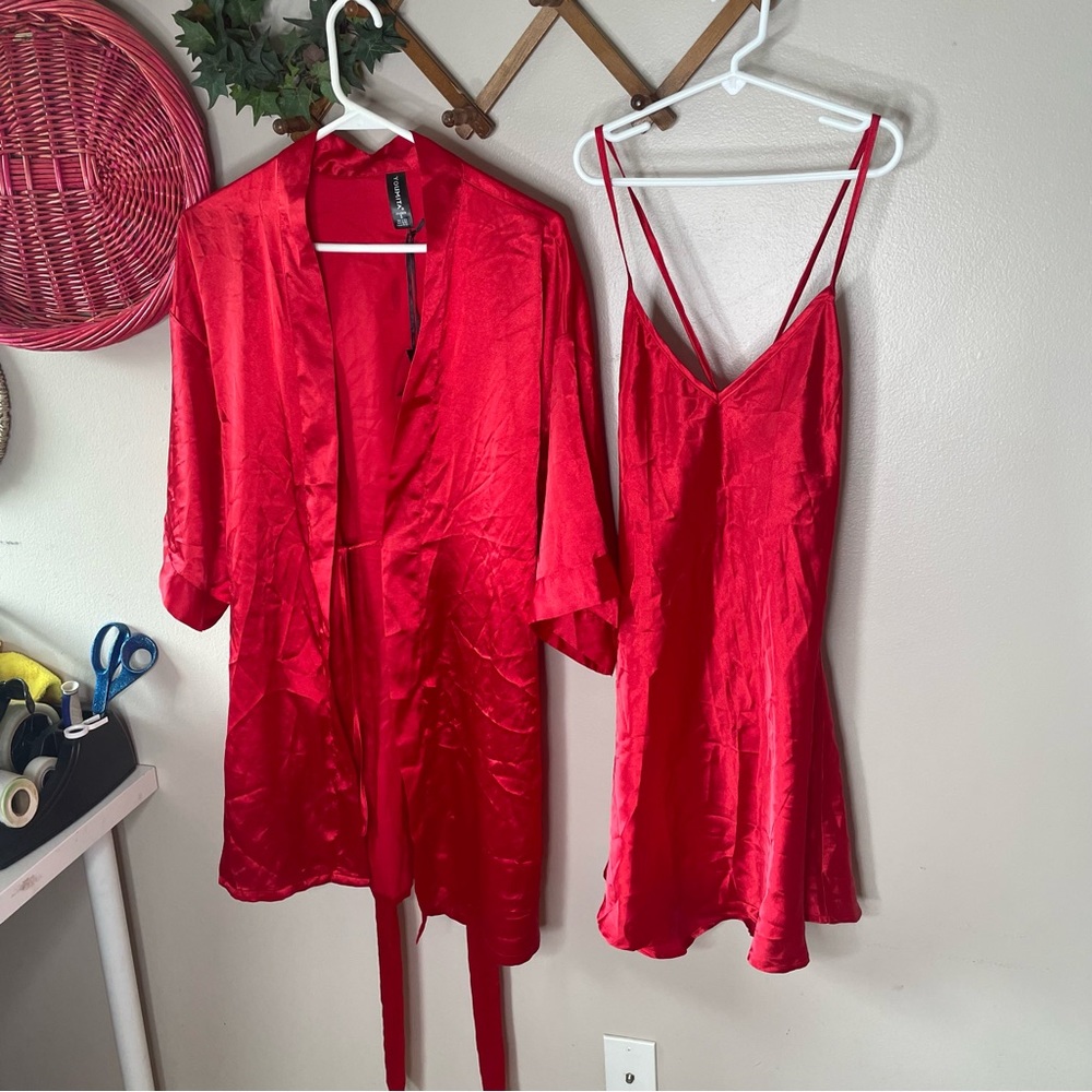 5/$25 Brand new red robe and chemise set